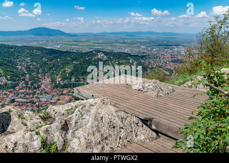 Überblick über Brasov Stadt gesehen von Tampa Mountain, Brasov, Rumänien. Stockfoto