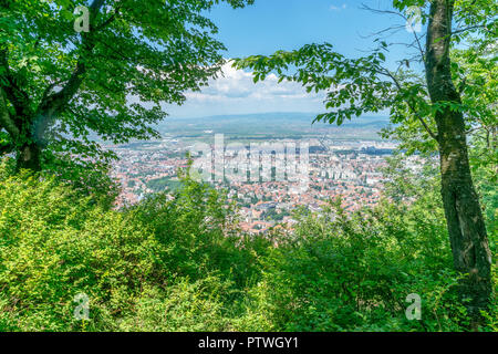 Überblick über Brasov Stadt gesehen von Tampa Mountain, Brasov, Rumänien. Stockfoto