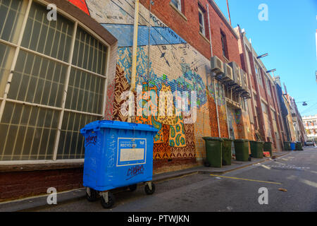 Graffiti auf roten Backsteinmauern, an der Prince Street, Perth, Western Australia Stockfoto