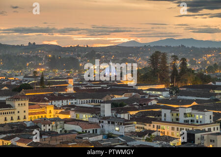 Panoramablick von der obigen Ansicht von Popayan - Kolumbien bei Sonnenuntergang Stockfoto