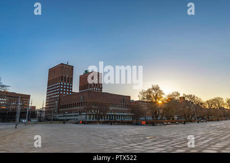 Oslo Norwegen, sunrise city Skyline am Osloer Rathaus Stockfoto