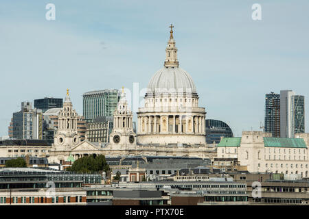 St Paul's Cathedral und die Skyline von London von der Oxo Tower anzeigen Gallery, London, UK Stockfoto