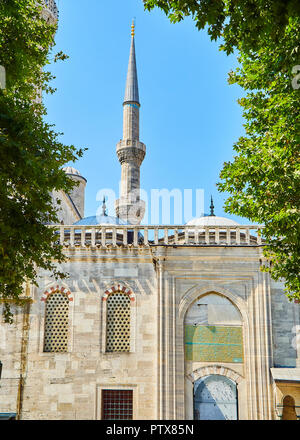 Istanbul, Türkei - 10. Juli 2018. Tor zum Innenhof der Sultan Ahmet Camii Moschee, auch als Die blaue Moschee bekannt. Istanbul, Türkei. Stockfoto