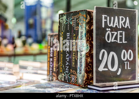 Eskisehir, Türkei - Oktober 09, 2018: Alexandra Bracken Bücher am Stand des Unternehmens auf der Eskisehir Buchmesse ausgestellten Stockfoto