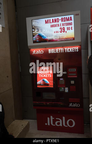 Menaggio, Italy-April 2, 2018: Italo Automaten am Mailänder Hauptbahnhof Stockfoto