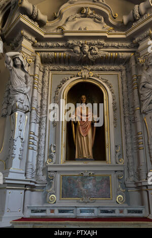 Menaggio, Italy-April 2, 2018: die Statue von Jesus Christus in der Kirche in Menaggio, Lombardei Stockfoto