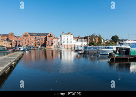 Boote an der Marina in Eisenberg Waschbecken, Stourport-on-Severn, Worcestershire, wo der Fluss Stour verbindet der Fluss Severn Stockfoto