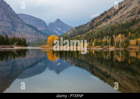 Beten See im Herbst, Glacier National Park, Montana Stockfoto