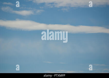 Wolken und Himmel Hintergründe - Jahreszeiten und Wetter Stockfoto