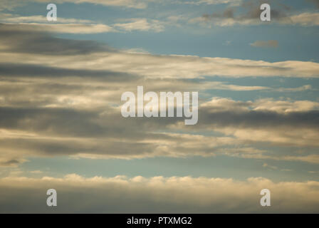 Wolken und Himmel Hintergründe - Jahreszeiten und Wetter Stockfoto