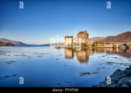 Am frühen Morgen Eilean Donan Castle, Highland, Schottland, UK Stockfoto