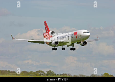 Martinair Holland Cargo McDonnell Douglas MD-11F der Landung am Flughafen London Stansted. Stockfoto