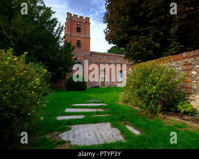 Kirche von St Mary bei avington - auf dem Gelände der Avington Park - in der Nähe des Flusses Itchen und innerhalb des Nationalparks South Downs, Hampshire, Großbritannien Stockfoto