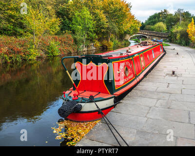 Rot 15-04 am Leeds und Liverpool Canal an dowley Lücke zwischen Saltaire und Bingley West Yorkshire England günstig Stockfoto