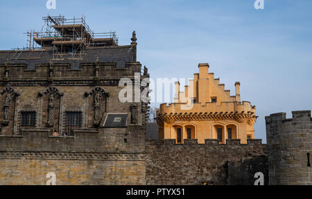 Die gelbe Große Halle und Schloss Stirling, Stirling, Schottland Stockfoto