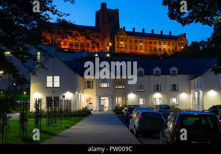 Bangor University (die Schule auf dem Hügel), die erste Universität im Norden von Wales. Bild im September 2018 übernommen. Stockfoto