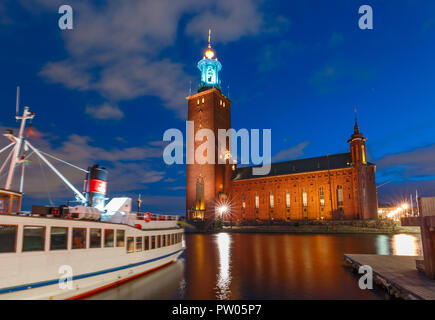 Stockholm City Hall bei Nacht, Stockholm, Schweden Stockfoto
