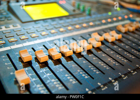 Musik Mixer im Studio closeup Stockfoto