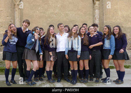 Private High School Kursteilnehmer von San Sebastian auf Schulausflug in Cordoba, Spanien. Stockfoto