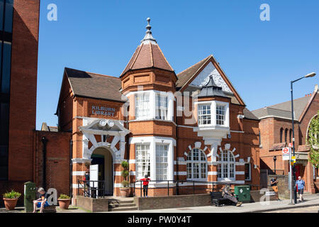 Kilburn Bibliothek, Salusbury Road, der Queen's Park, London Borough von Brent, Greater London, England, Vereinigtes Königreich Stockfoto