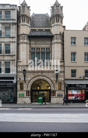 Fassade des Bishopsgate Institut in Bishopsgate, City of London, England, Großbritannien Stockfoto