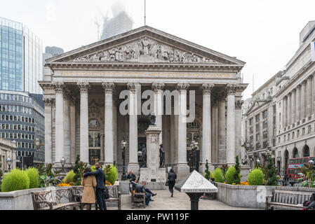 Der Royal Exchange bei der Bank in der City von London, England, Großbritannien Stockfoto