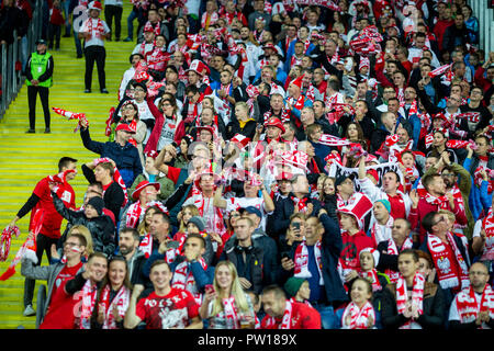 Chorzów, Polen. 11. Okt 2018. Die polnischen Fans feiern das zweite Ziel der Nationalmannschaft während der Partie zwischen Polen und Portugal Bav der UEFA Nationen Liga, an Slaski Stadion in Chorzów, Polen. Credit: Diogo Baptista/Alamy leben Nachrichten Stockfoto