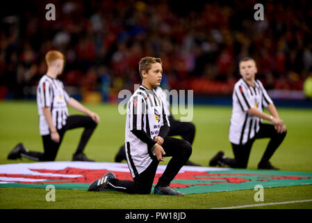 Cardiff, Großbritannien. 11. Okt 2018. Wales v Spanien, internationale Fußball-freundlich, National Stadium von Wales, 11/10/18: Maskottchen Credit: Andrew Dowling/einflussreiche Fotografie/Alamy leben Nachrichten Stockfoto