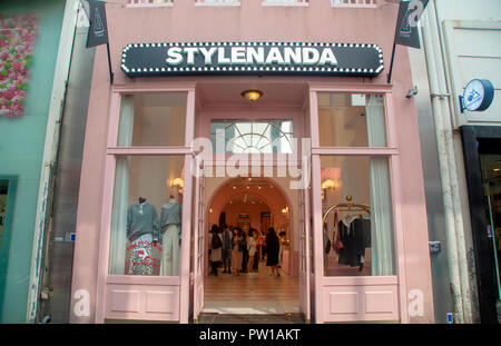 Stil Nanda, Okt 4, 2018: Style Nanda Rosa Hotel, einen Flagship-store der Marke fashion Style Nanda ist in Myeongdong im Zentrum von Seoul, Südkorea. Myeongdong ist Südkorea der teuersten Geschäftsviertel und eine der wichtigsten Seoul Shopping und Tourismus Bezirke. Quelle: Lee Jae-Won/LBA/Alamy leben Nachrichten Stockfoto