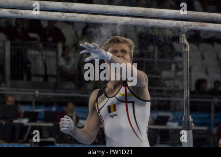 Oktober 11, 2018 - Buenos Aires, Buenos Aires, Argentinien - an diesem Donnerstag die Belgische gymnast von 17 Jahren, Claeys Ward, verabschiedete sich von den Youth Olympic Games, Buenos Aires 2018, nach seiner Präsentation in der Endrunde der Mehrere männliche Konkurrenz, Gz 1, der künstlerischen Gymnastik positioniert sich in der Position Nummer 10 des Wettbewerbs. (Bild: © Roberto Almeida Aveledo/ZUMA Draht) Stockfoto