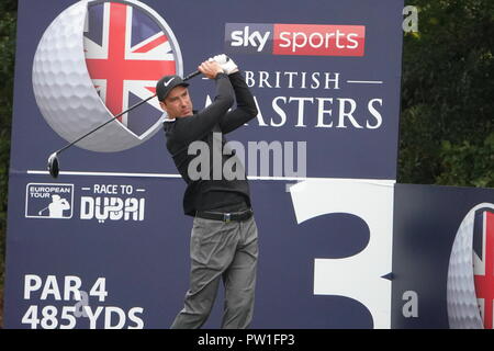 Walton Heath Golf Club, 12. Oktober, 2018. Loca (Surrey, UK) star Ross Fisher, Antriebe in der 3. Am zweiten Tag an den SkySports British Masters Golf Meisterschaft gehostet von Justin Rose Quelle: Motofoto/Alamy leben Nachrichten Stockfoto