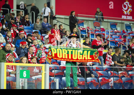 Katowice, Polen. 11 Okt, 2018. Portugiesische Fußball-Fans vor dem Spiel zwischen Polen und Portugal für die UEFA Nationen Liga, an Slaski Stadion in ChorzÃ³w, Polen. Final Score: Polen 2-3 Portugal Quelle: Diogo Baptista/SOPA Images/ZUMA Draht/Alamy leben Nachrichten Stockfoto