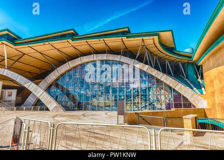 SAN GIOVANNI ROTONDO, Italien - 10. Juni: Fassade des Heiligtums des hl. Pio von Pietrelcina, Katholische Heiligtum von Renzo Piano in San Giovanni Ro entwickelt Stockfoto