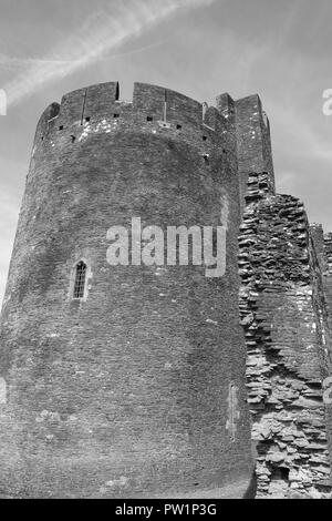 Mittelalterliche Burg Turm Caephilly Stockfoto