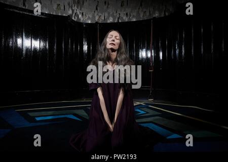 Original Film Titel: SUSPIRIA. Englischer Titel: SUSPIRIA. Jahr: 2018. Regie: Luca Guadagnino. Stars: Tilda Swinton. Credit: FRENESY FIRMA/Album Stockfoto