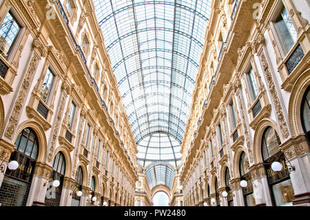 Architektonisches detail. Galleria Vittorio Emanuele II ist Italiens älteste aktive Einkaufszentrum und ein Wahrzeichen von Mailand, Italien. Innerhalb von vier untergebracht Stockfoto