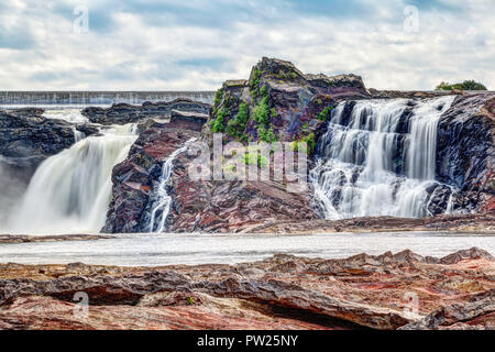 Rutschen-de-la-chaudiere oder Chaudiere Falls sind 35 Meter hohen Wasserfälle in Levis, Quebec, das sind die letzten und eindrucksvollsten Ruck der Chaudière R Stockfoto