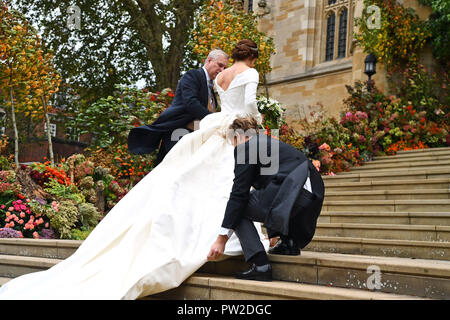 Prinzessin Eugenie kommt für ihre Hochzeit an Jack Brooksbank im St George's Chapel in Windsor Castle. Stockfoto