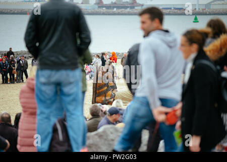 Oktober, 2018. Liverpool, Großbritannien. Zum letzten Mal irgendwo in der Welt Die "Riesen" auf den Straßen von Liverpool als Teil der "Liverpool's Dream'. Stockfoto