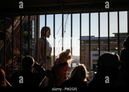 Oktober, 2018. Liverpool, Großbritannien. Zum letzten Mal irgendwo in der Welt Die "Riesen" auf den Straßen von Liverpool als Teil der "Liverpool's Dream'. Stockfoto