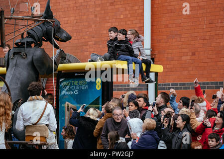 Oktober, 2018. Liverpool, Großbritannien. Zum letzten Mal irgendwo in der Welt Die "Riesen" auf den Straßen von Liverpool als Teil der "Liverpool's Dream'. Stockfoto