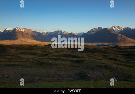 Golden Hour an der Afghanischen große Pamir auf Trek von Keng Shiber Kara Jilga, Pamir, Gorno-Badakhshan, Tadschikistan. Stockfoto