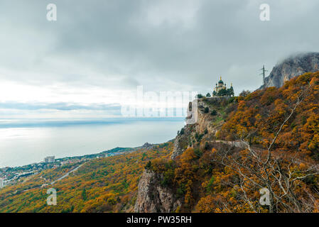 Blick auf die schöne Kirche von der Auferstehung Christi in Foros, Krim Russland Stockfoto