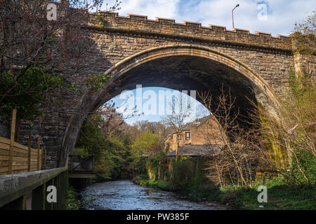 Bögen der Dean Bridge, Wasser von Leith, Edinburgh, Schottland, Vereinigtes Königreich Stockfoto