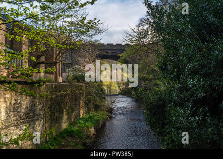 Bögen der Dean Bridge, Wasser von Leith, Edinburgh, Schottland, Vereinigtes Königreich Stockfoto