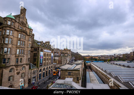 Die Dächer der Waverly Station, Edinburgh, Schottland, Vereinigtes Königreich Stockfoto