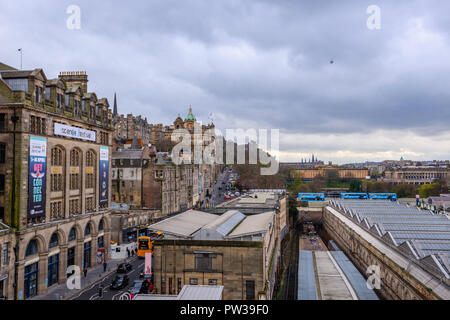 Die Dächer der Waverly Station, Edinburgh, Schottland, Vereinigtes Königreich Stockfoto