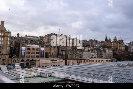 Die Dächer der Waverly Station, Edinburgh, Schottland, Vereinigtes Königreich Stockfoto