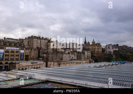 Die Dächer der Waverly Station, Edinburgh, Schottland, Vereinigtes Königreich Stockfoto