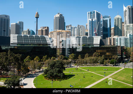 18.09.2018, Sydney, New South Wales, Australien - ein Blick auf Sydney das Stadtbild mit dem Central Business District und den Tumbalong Park. Stockfoto